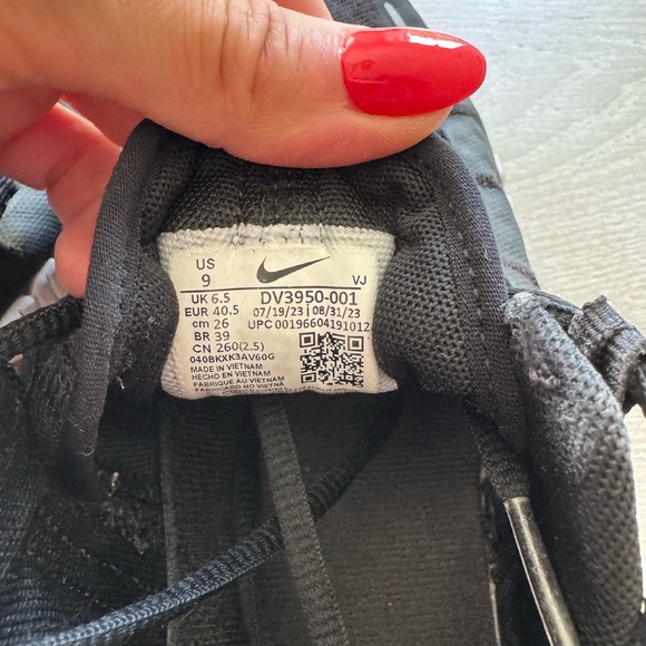 Nike Metcon Sneakers - Picture 5 of 5